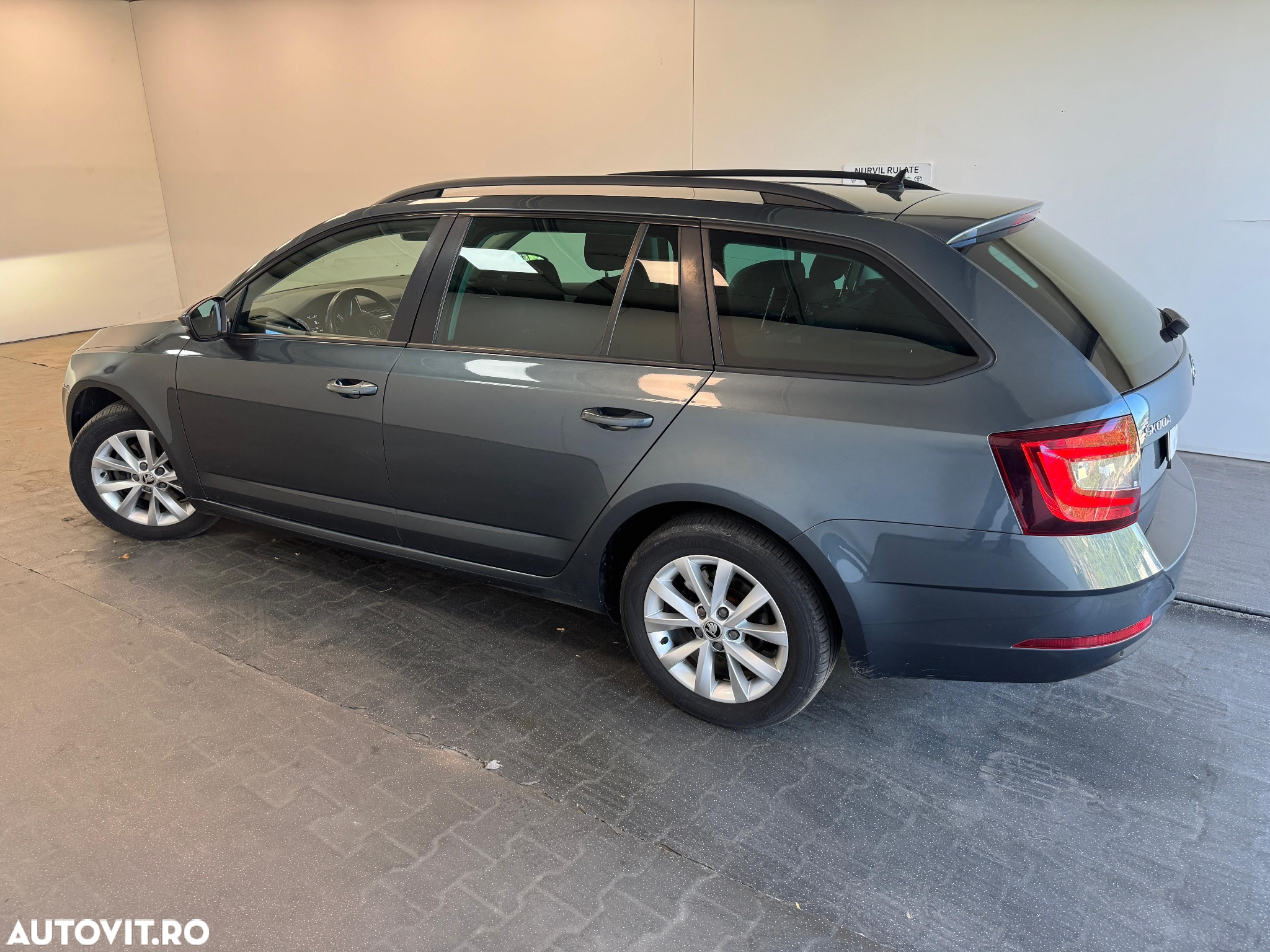 Skoda Octavia Combi Diesel 2.0 TDI DSG Style - 10