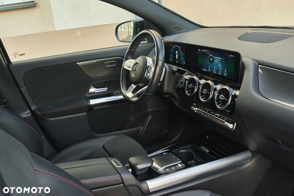 Mercedes-Benz GLA 200 d 8G-DCT AMG Line - 32