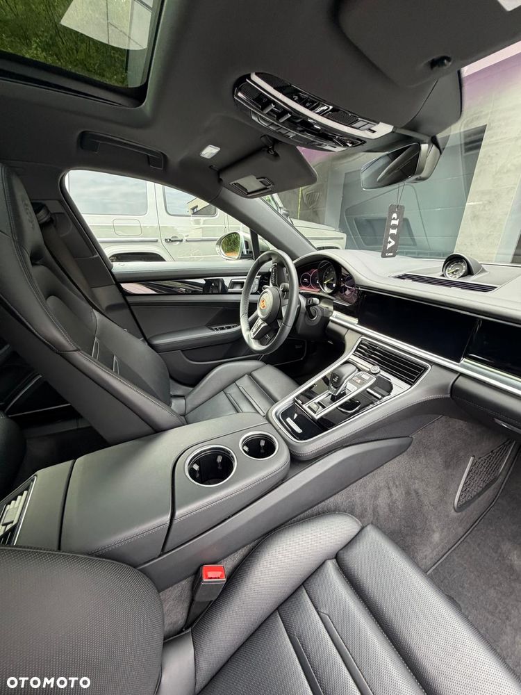 Porsche Panamera 4 E-Hybrid - 9