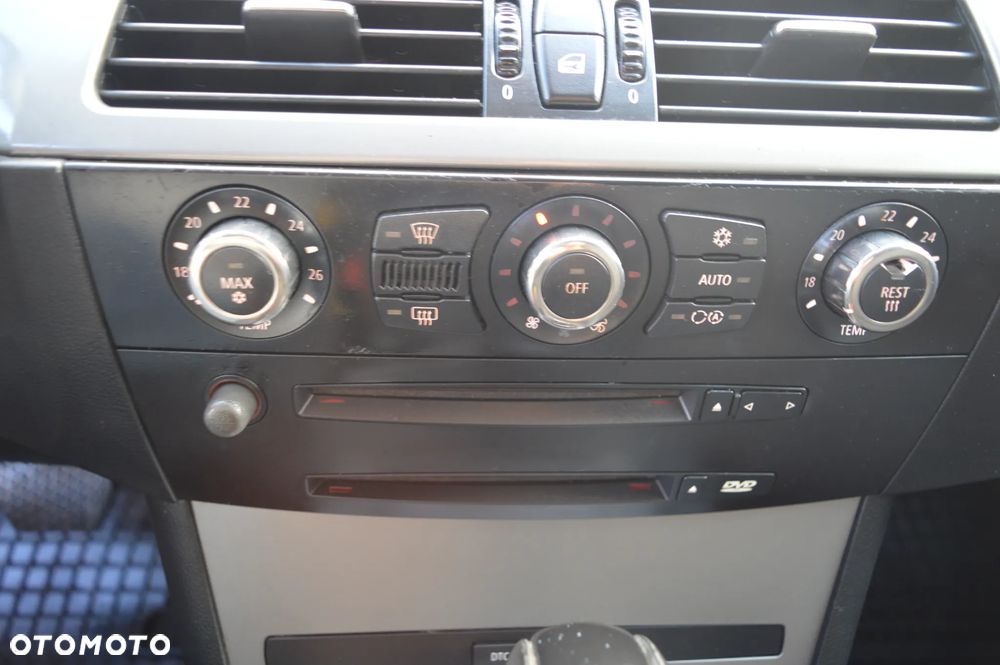 BMW Seria 5 525d - 14