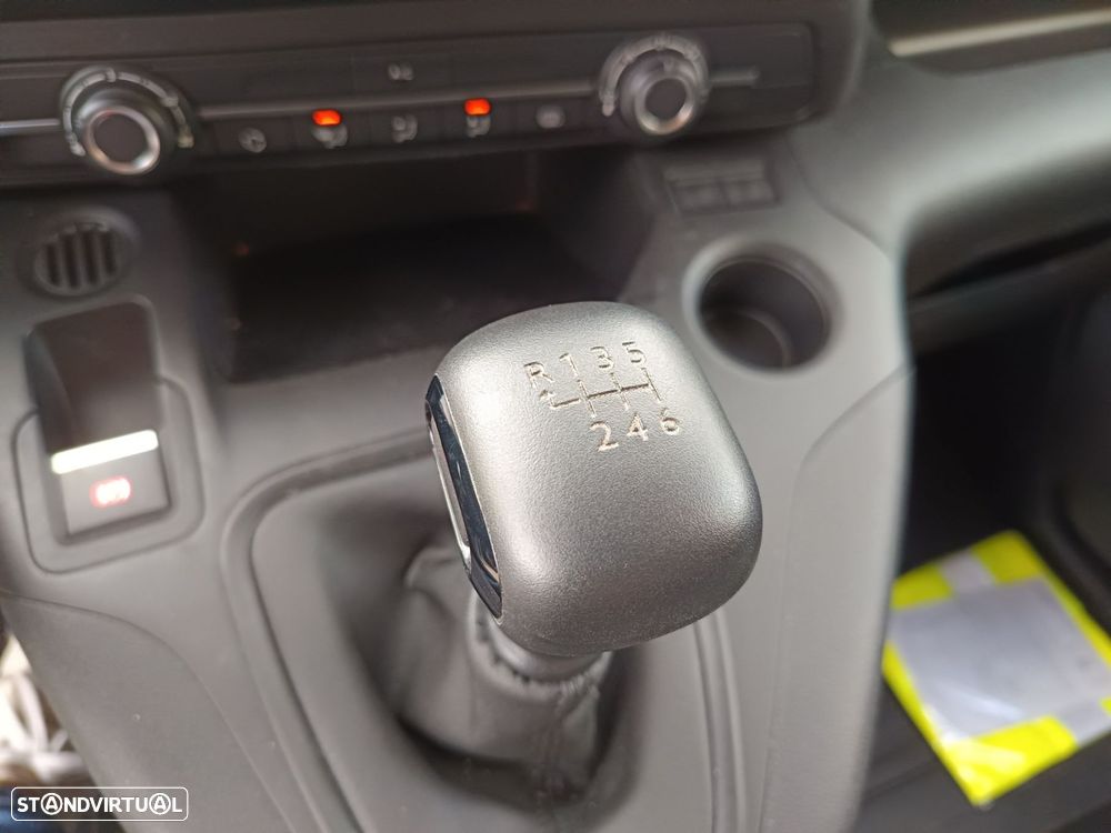 Toyota Proace City 1.5D L2 Exclusive - 14