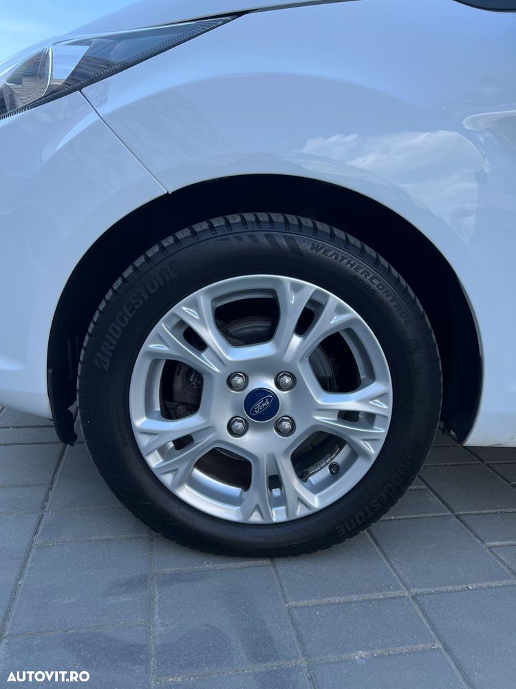 Ford Fiesta 1.6 TDCI SYNC Edition - 17