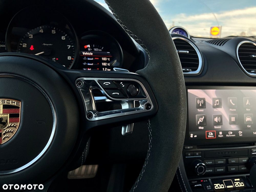 Porsche 718 Spyder - 21