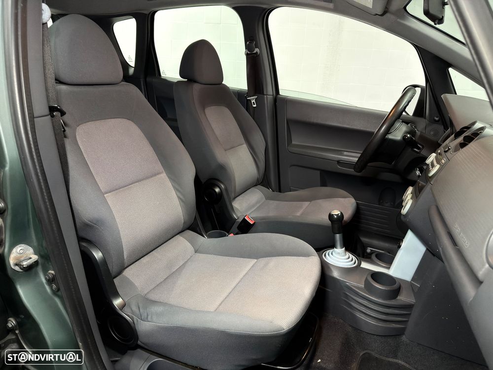 Mitsubishi Colt 1.1 - 10