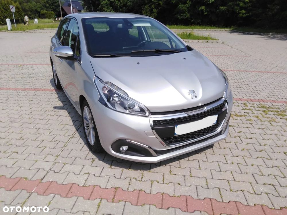 Peugeot 208 1.6 BlueHDi Allure S&S - 17