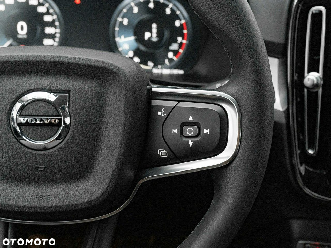 Volvo XC 40 T3 Momentum Pro - 20