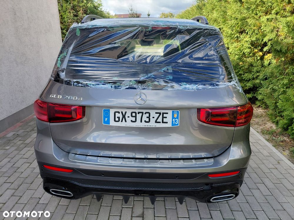 Mercedes-Benz GLB - 9