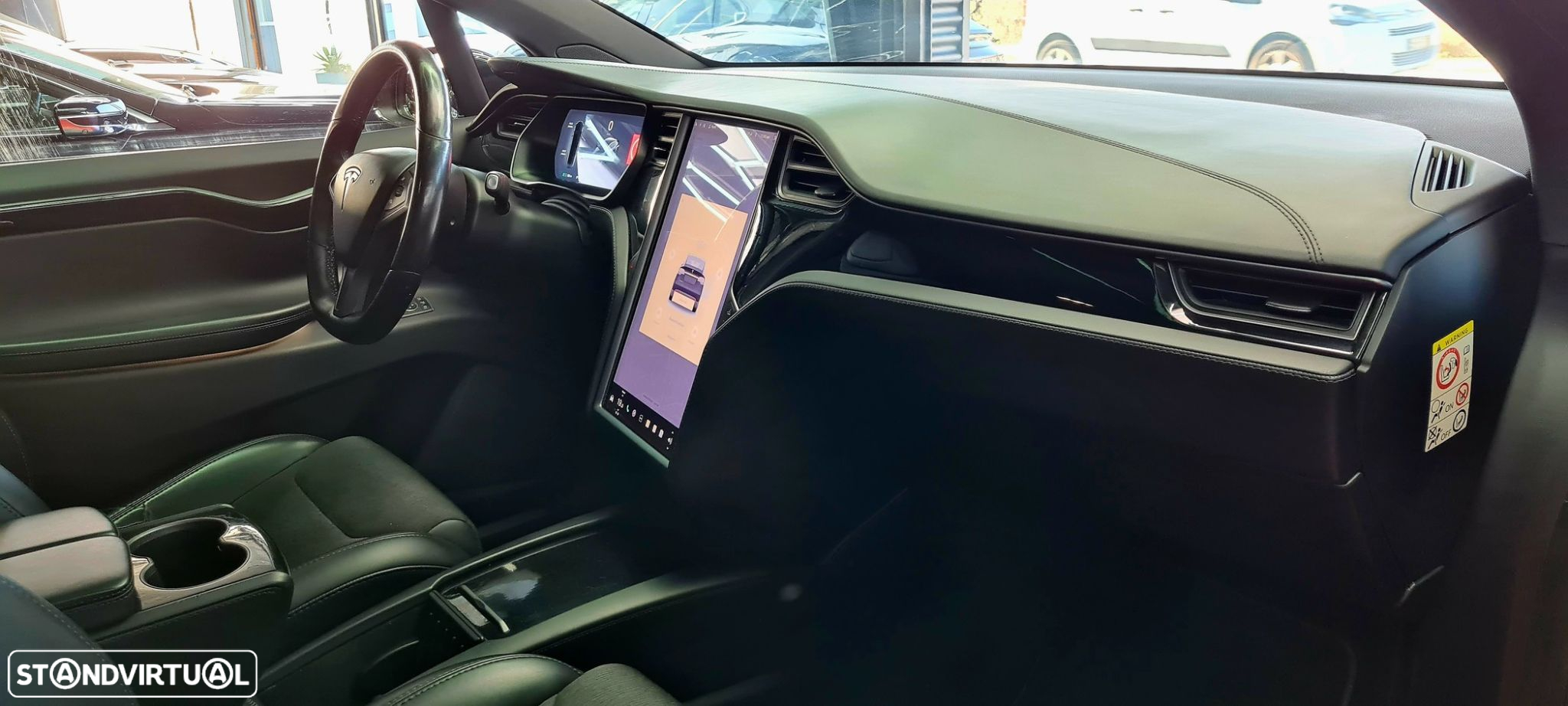 Tesla Model X - 24
