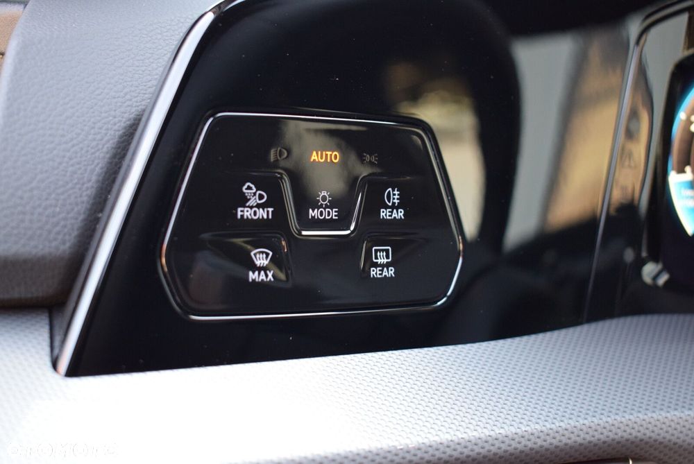 Volkswagen Golf - 30