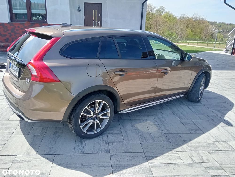 Volvo V60 Cross Country T5 AWD Summum - 4