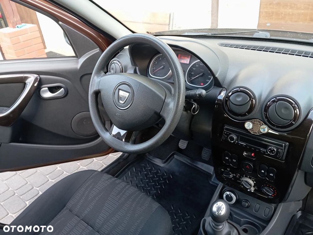 Dacia Duster 1.6 Laureate 4x4 - 33