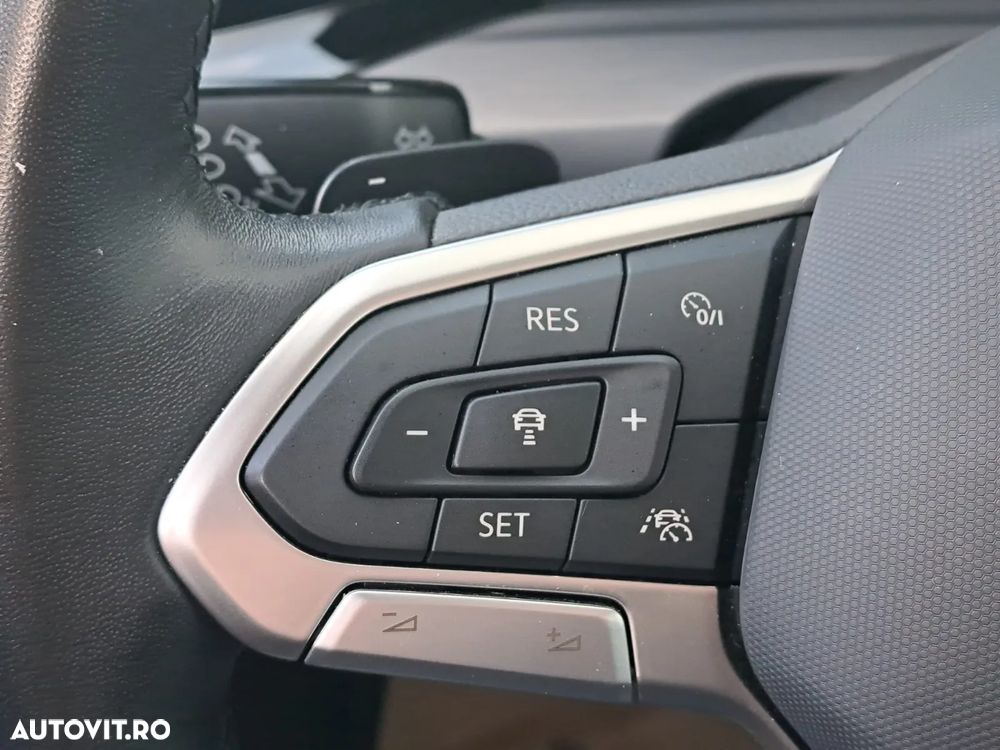 Volkswagen Golf 1.5 eTSI ACT DSG MHEV Style - 19