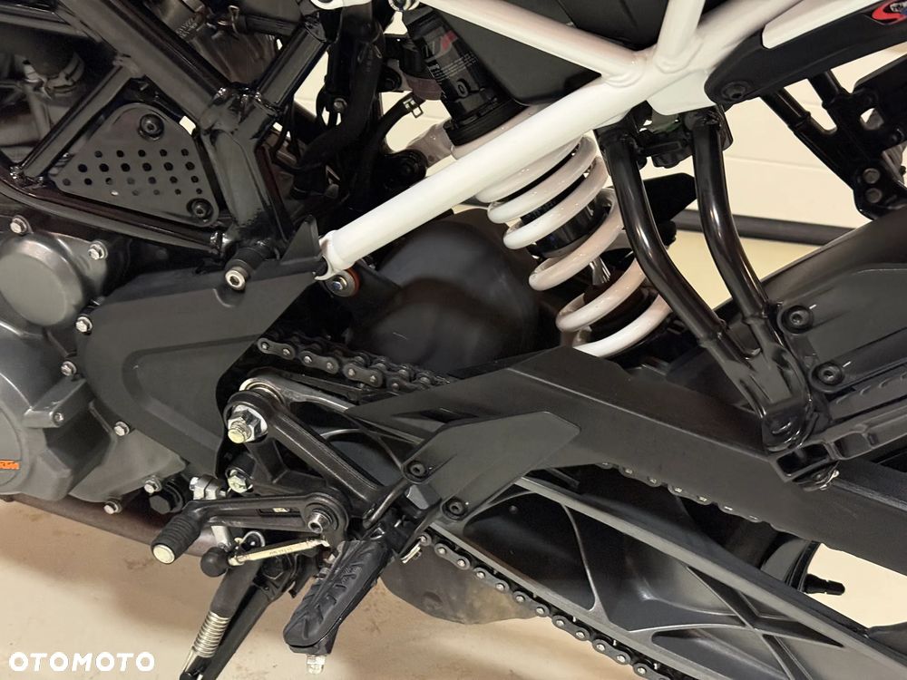 KTM Duke - 19