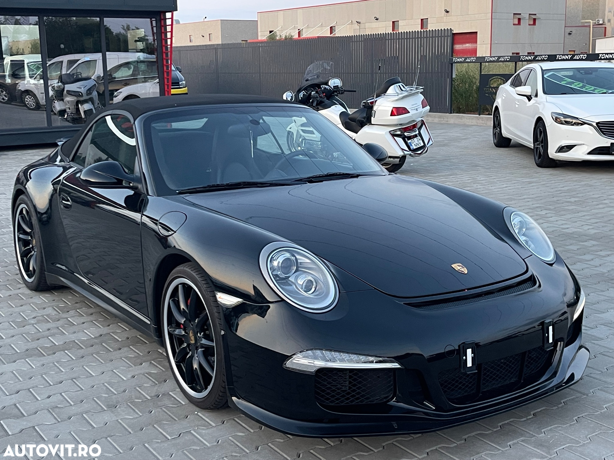 Porsche 911 Carrera 4 GTS PDK - 9