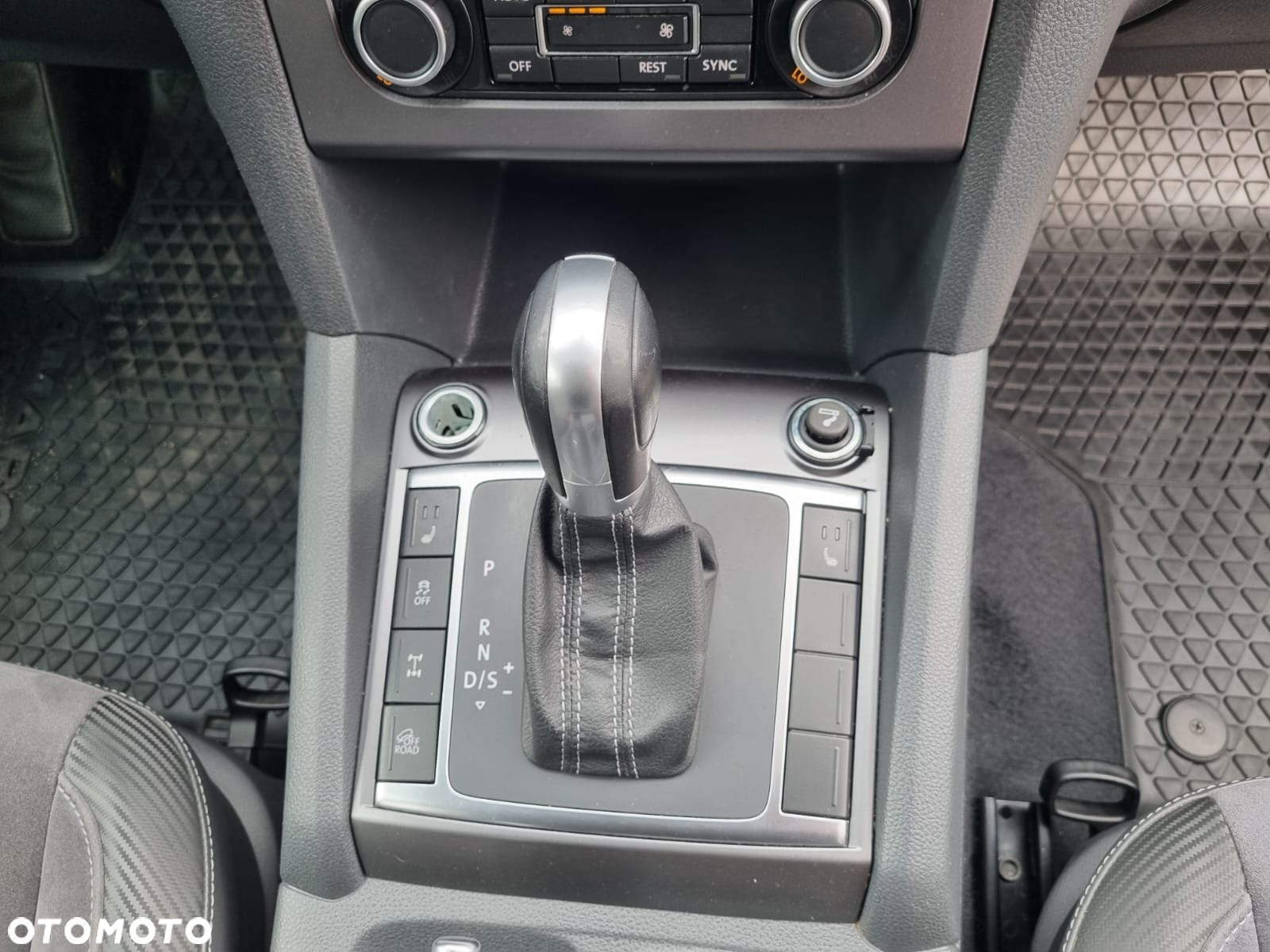 Volkswagen Amarok - 35