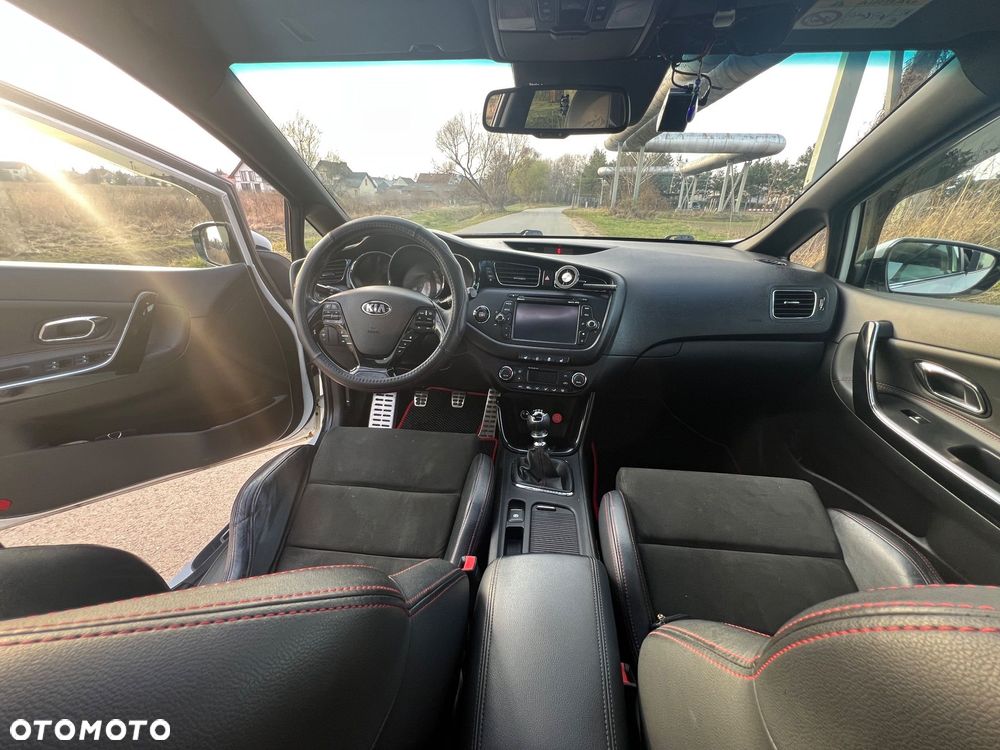 Kia Ceed 1.6 T-GDI GT - 18