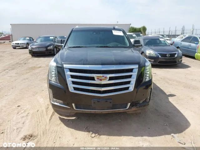 Cadillac Escalade 6.2 V8 AWD AT Platinum - 12