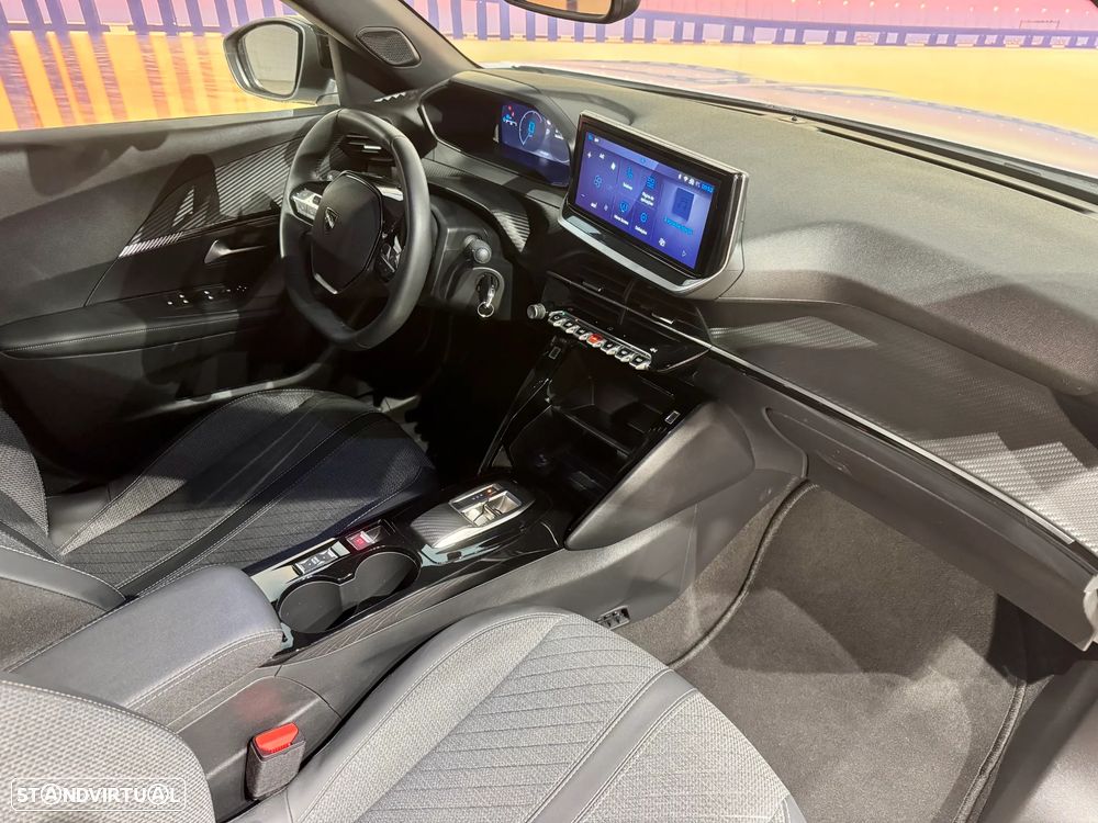 Peugeot 2008 1.2 Hybrid Allure e-DCS6 - 17