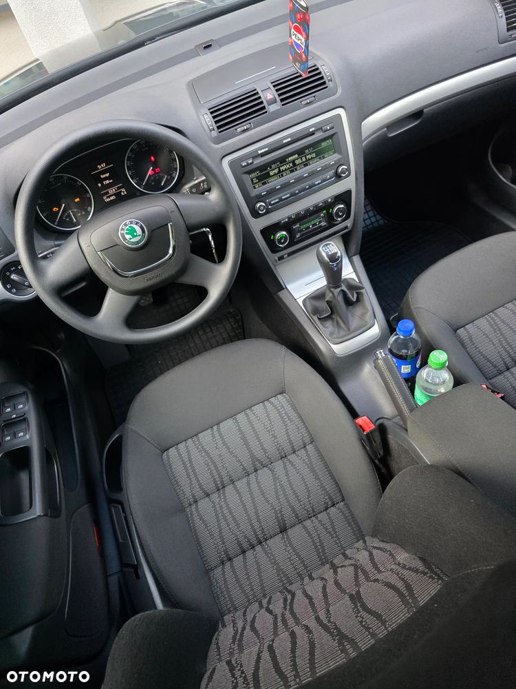 Skoda Octavia 1.6 Elegance - 3
