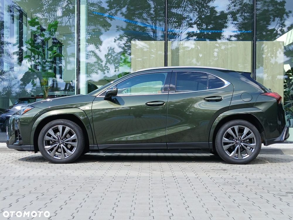 Lexus UX 300h F Sport AWD - 3