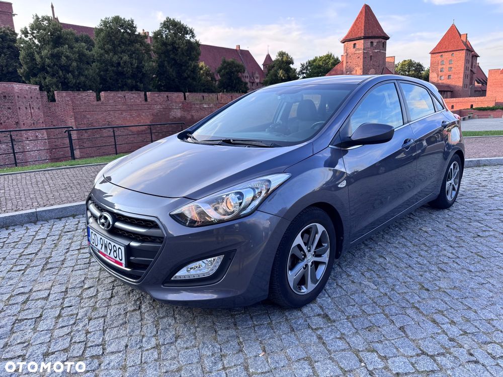 Hyundai i30 1.6 GDI Comfort - 1