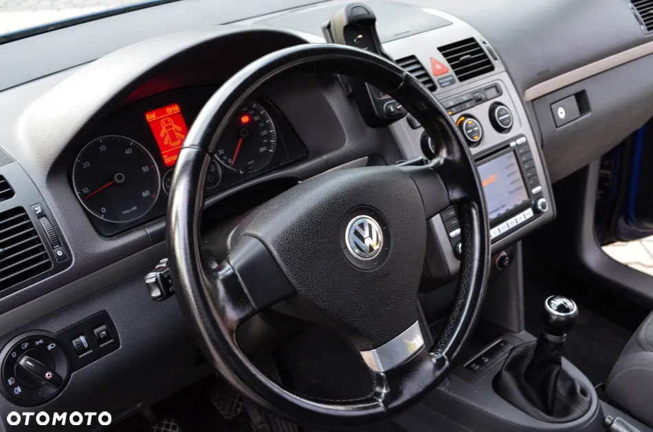 Volkswagen Touran 2.0 TDI DPF Highline - 22