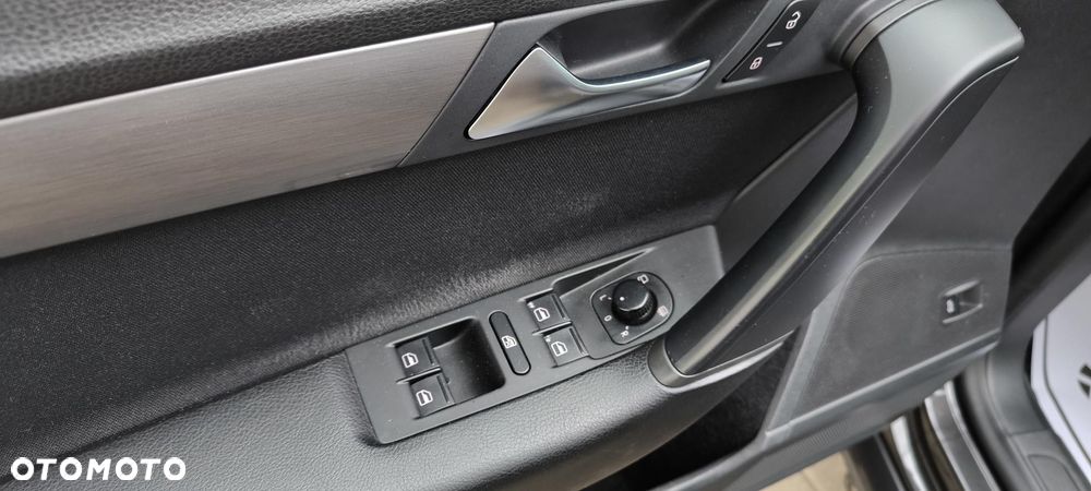 Volkswagen Passat 2.0 TDI DPF DSG Highline - 16