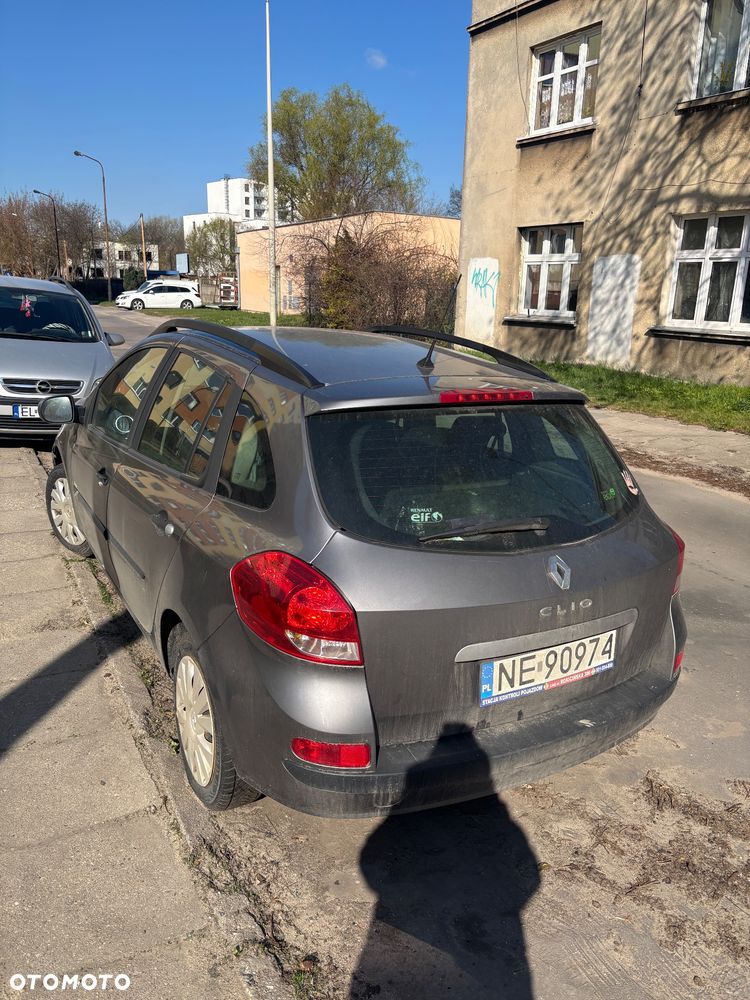 Renault Clio 1.2 16V Emotion - 3