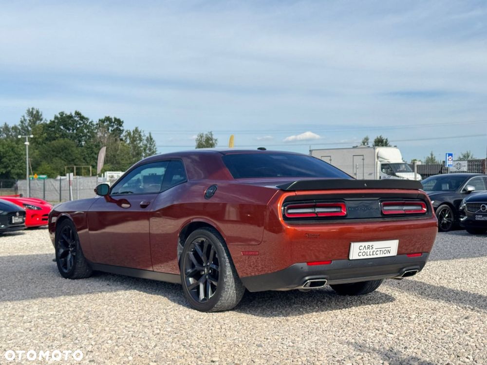 Dodge Challenger - 7