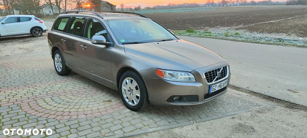 Volvo V70 2.4D Momentum - 5