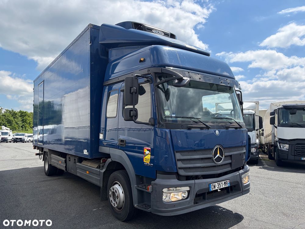Mercedes-Benz Atego 1530  6 osobowe ( kanapa) kontener izoterma kurierka - 2