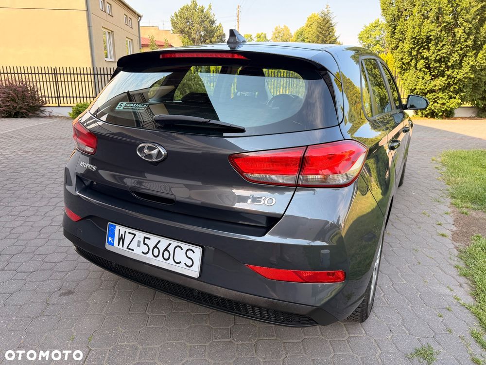 Hyundai i30 1.5 DPI Classic + - 8