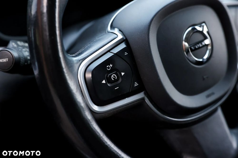 Volvo V60 D4 Momentum Pro - 4