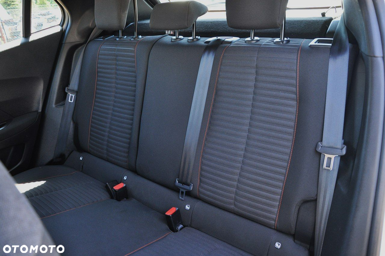 Peugeot 2008 PureTech 100 Active S&S BVM6 - 13