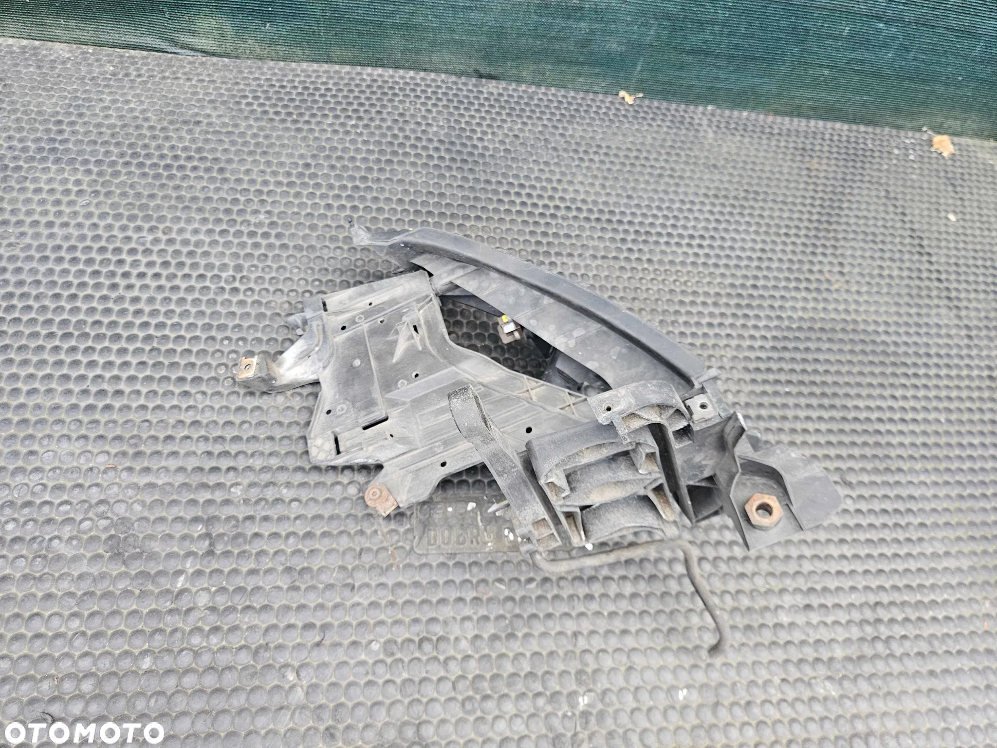 Slizg Lampy Mocowanie Lampa Uchwyt Pod Lampe Lewy Prawy Spryskiwacz Czujnik Audi A4 B8 - 12