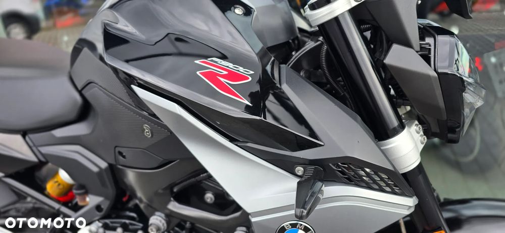 BMW F - 12