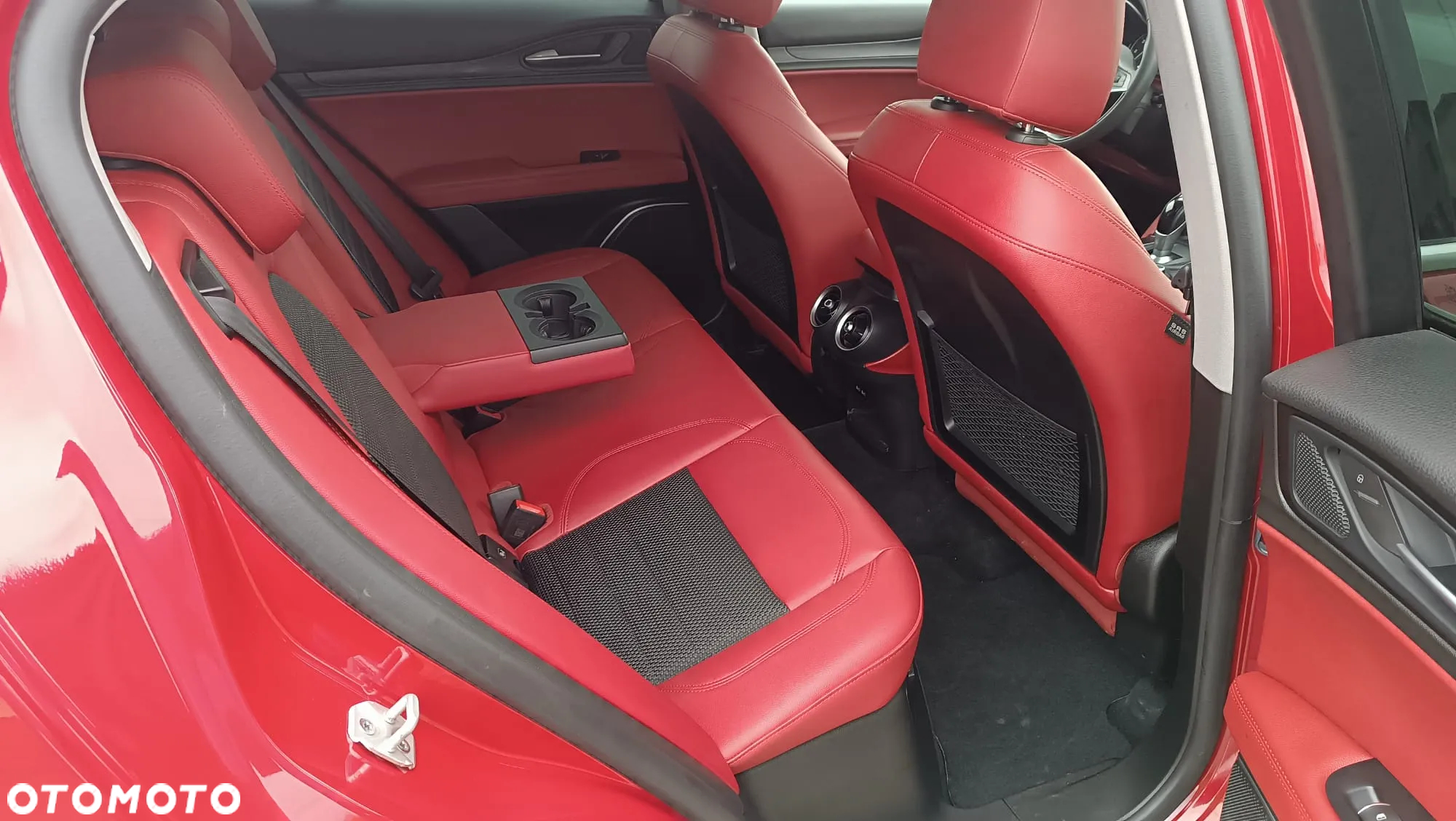 Alfa Romeo Stelvio - 16