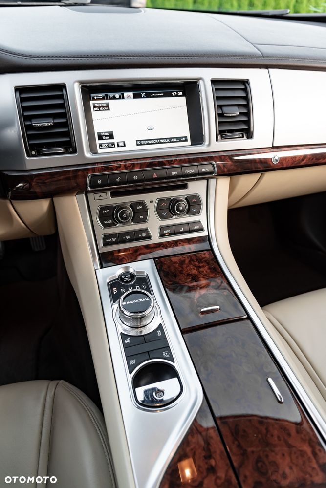 Jaguar XF 3.0 V6 Kompressor AWD - 39