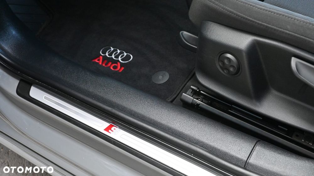 Audi A4 Avant 40 TDI quattro S tronic S line - 8