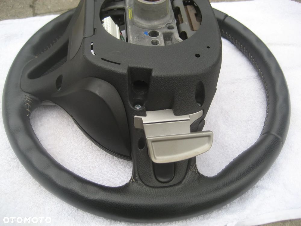 honda civic ufo VIII 06-09r 1,8b kierownica skóra łopatki - 11