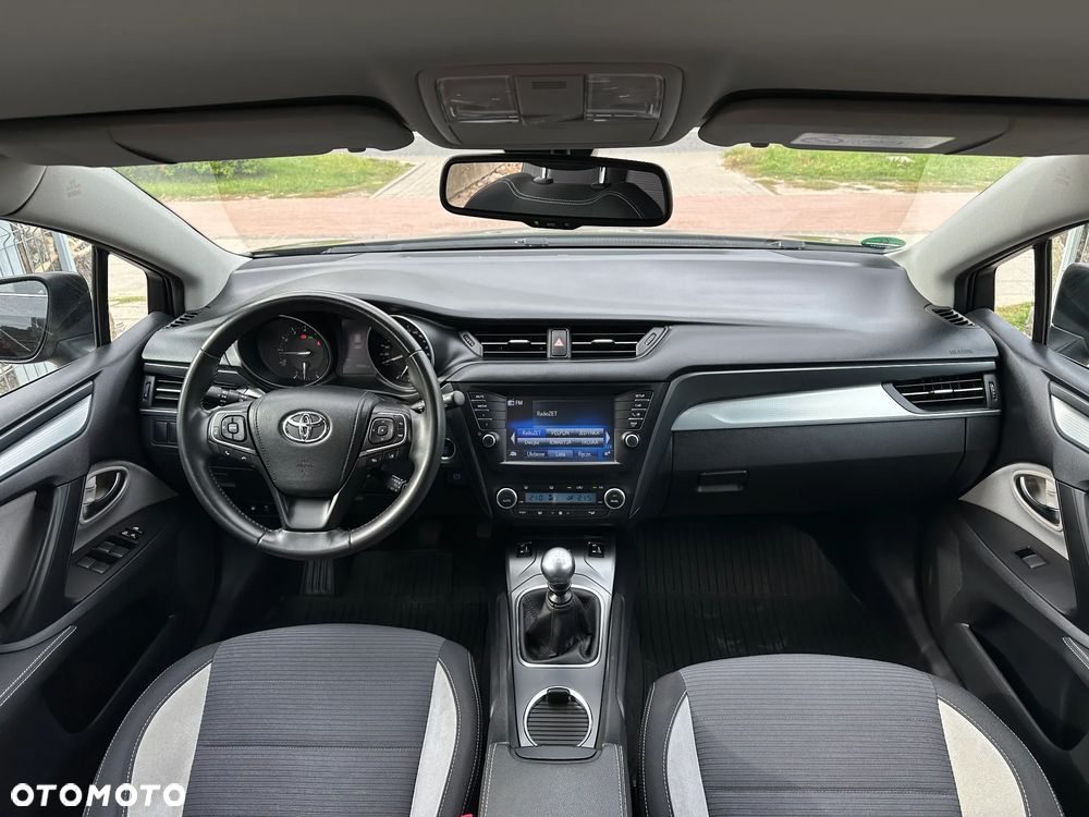 Toyota Avensis Touring Sports 1.8 Team Deutschland - 7