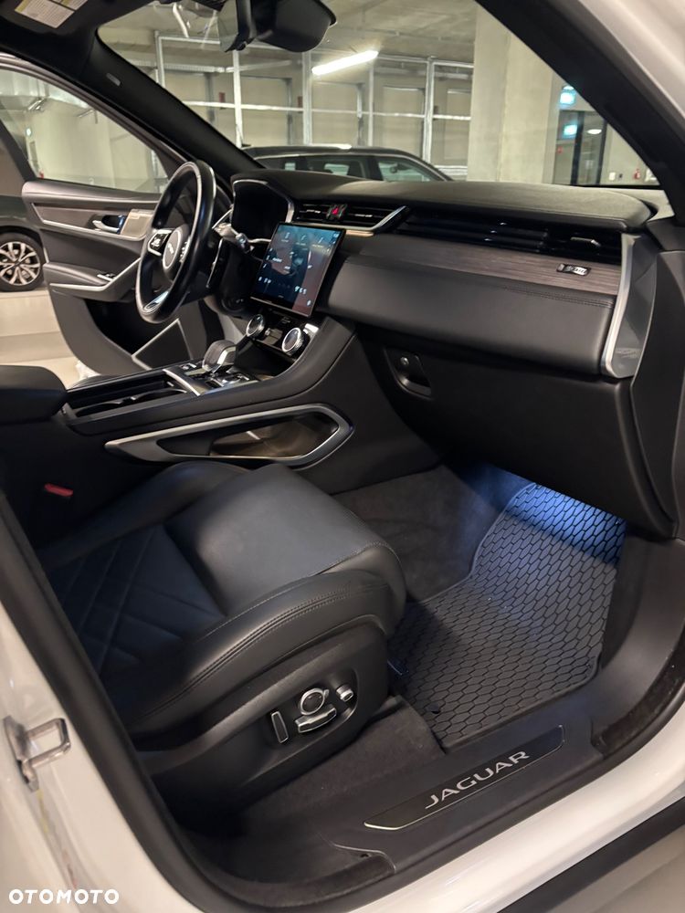 Jaguar F-Pace - 15