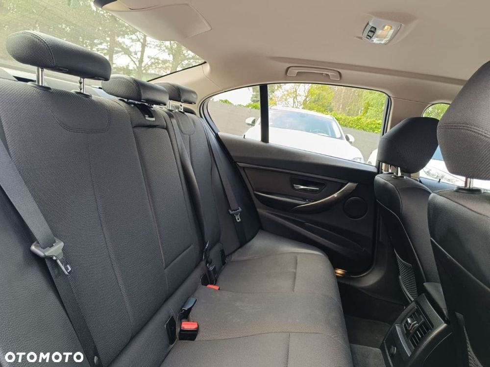 BMW Seria 3 - 21