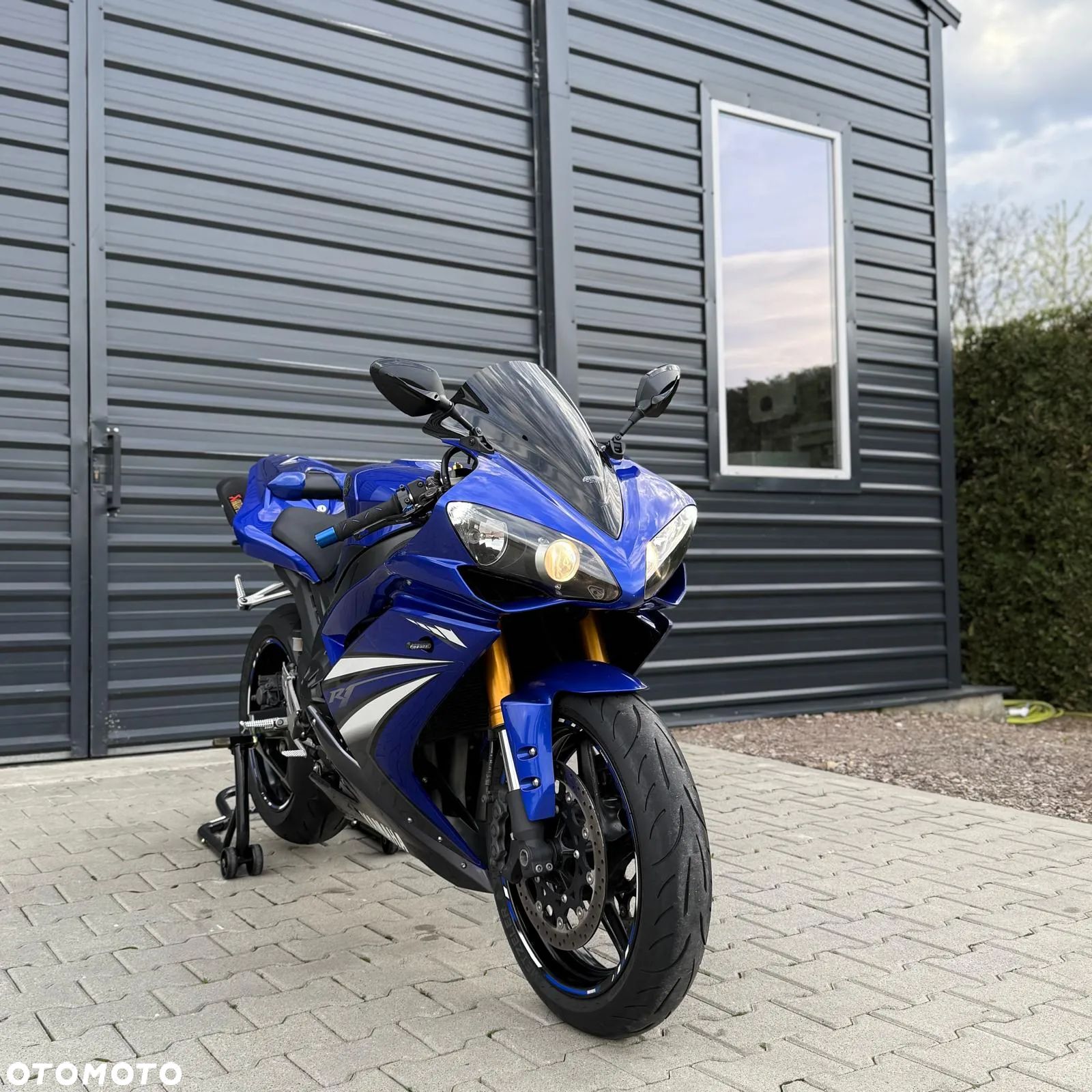 Yamaha R1 - 1