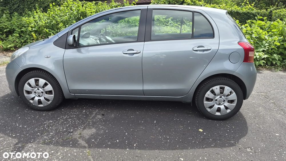Toyota Yaris - 1