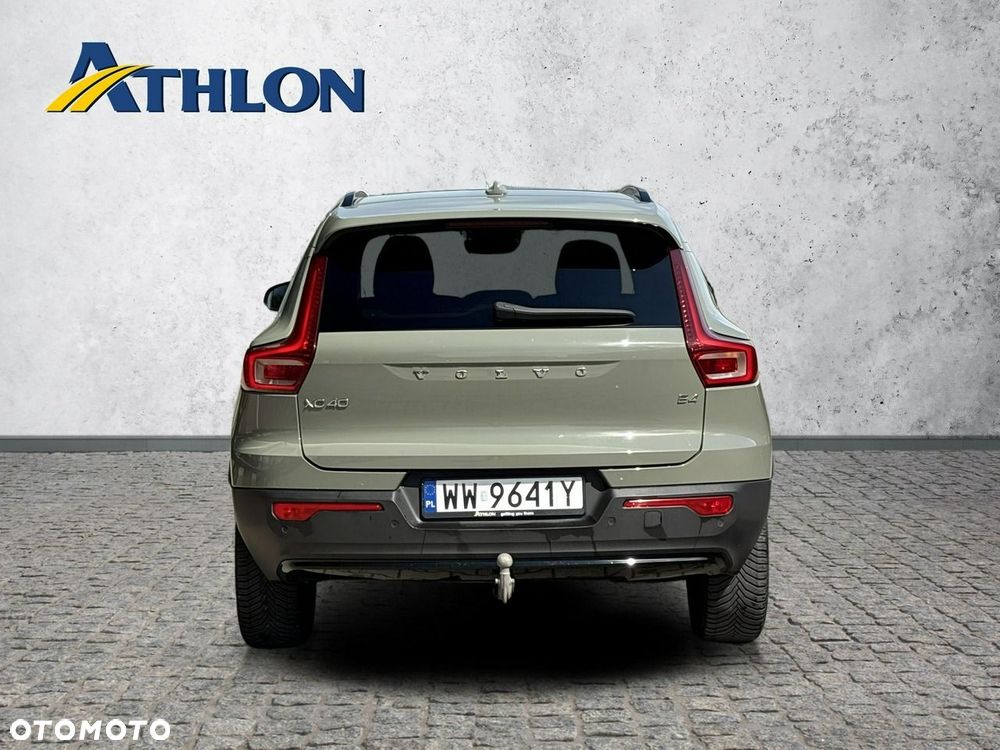 Volvo XC 40 B4 Plus Dark - 4