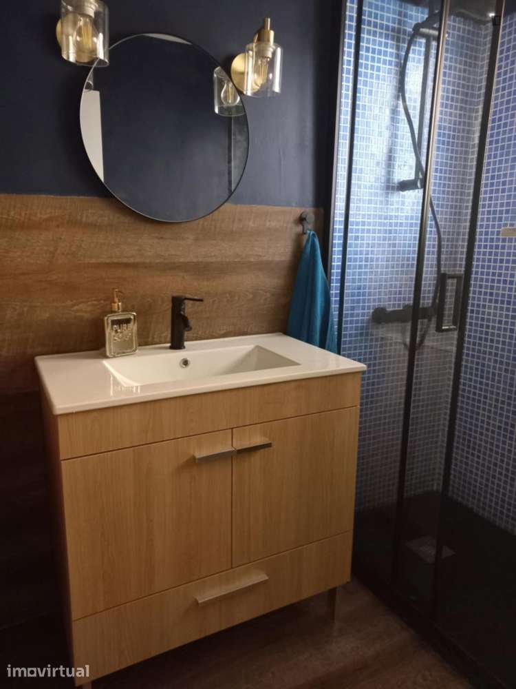 Quarto - localizado em Almada Lisbon - Grande imagem: 3/4