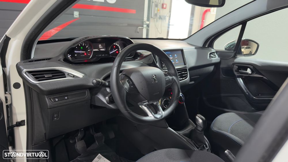Peugeot 208 1.2 PureTech Signature - 13