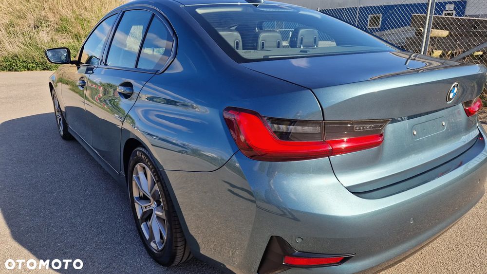 BMW Seria 3 320i GPF Sport - 13