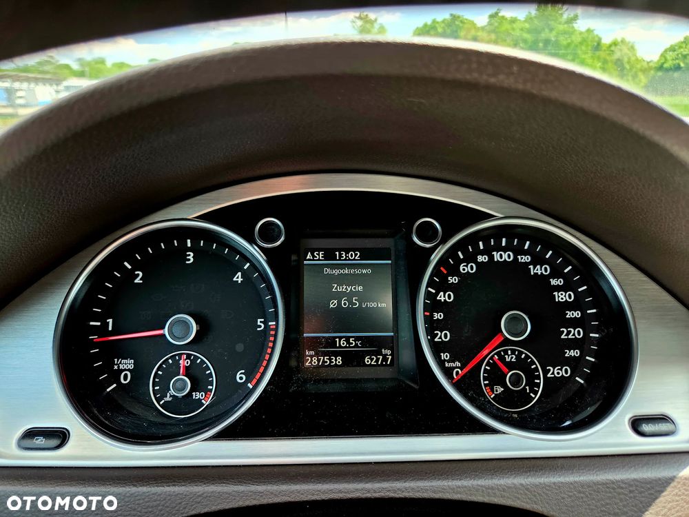 Volkswagen Passat - 9